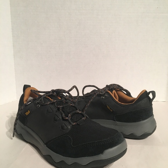 teva trail shoes